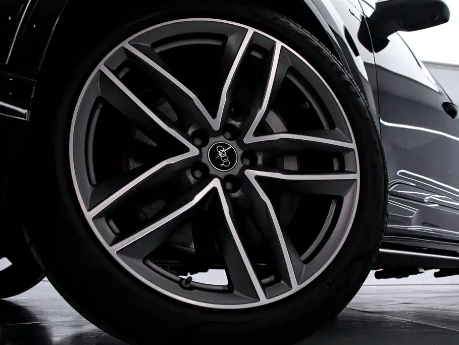 Audi Q7 2026 2025 45 TFSI quattro S line Sport