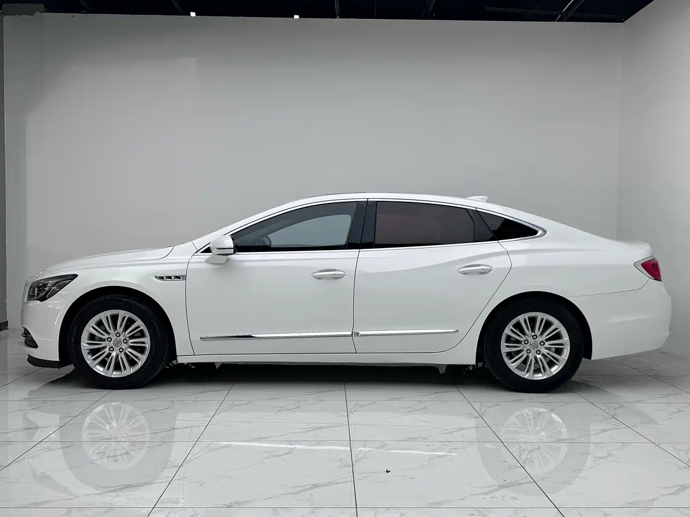 Buick LaCrosse 2016 Facelift 20T Leading фото 5