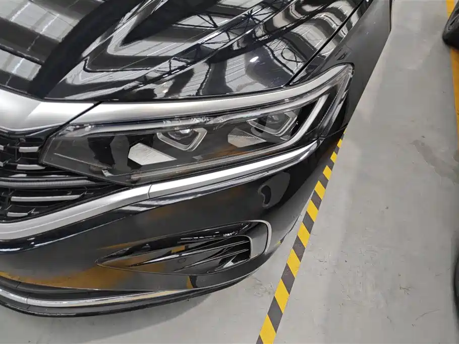 Volkswagen Passat 2024 380TSI Dragon Glory Edition фото 5