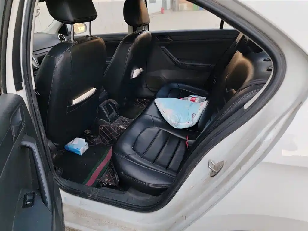 Volkswagen Jetta 2019 Dream Edition 1.4L Manual Fashion фото 15