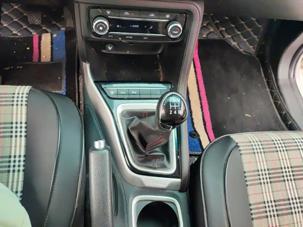 JAC JAC Refine R3 2019 2018 1.6L Manual Comfort
