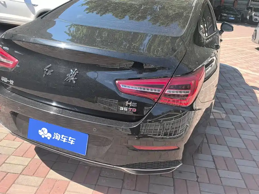 Hongqi H5 2022 Classic Facelift 1.8T Automatic Smart Connect Flag Rhythm Edition фото 3