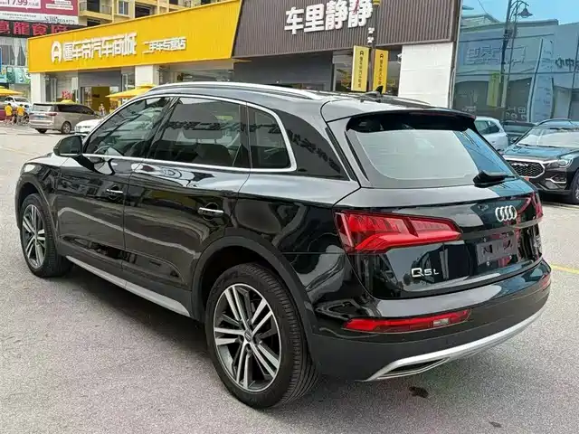 Audi Q5L 2020 45 TFSI Premium Elegance — фото 3