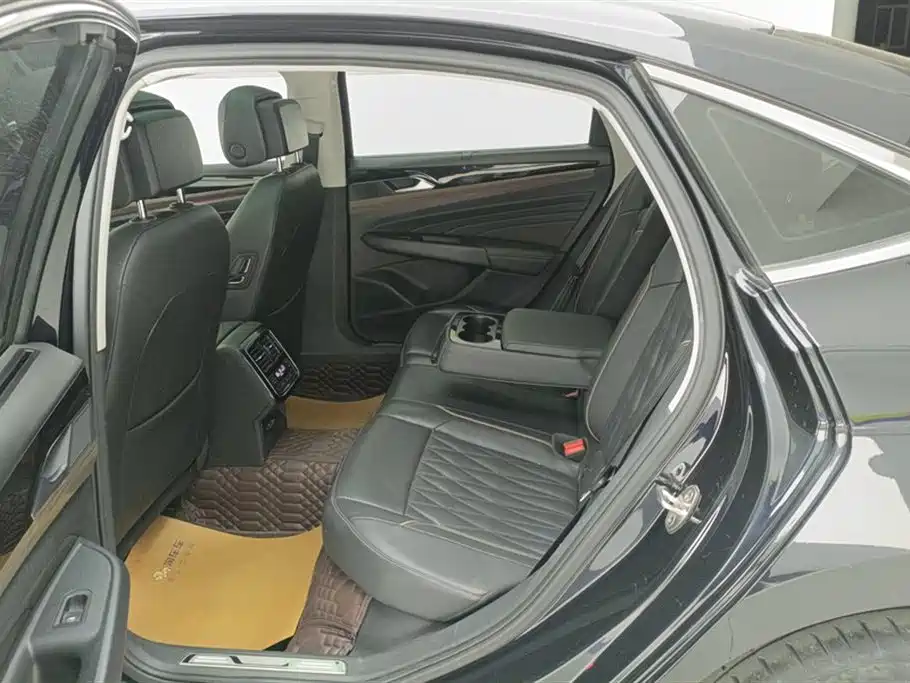 Volkswagen Passat 2019 330TSI Luxury Edition China VI фото 11