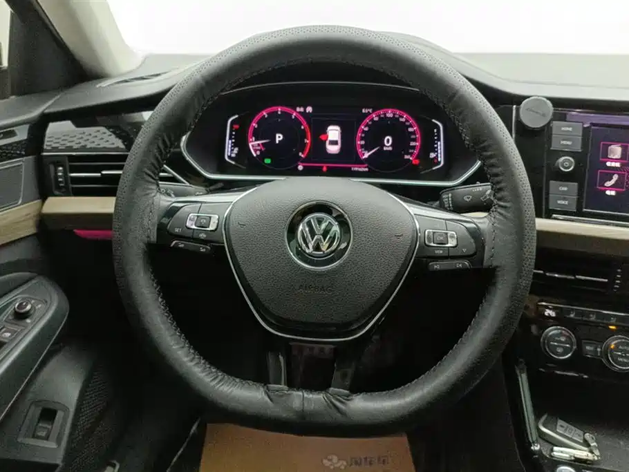 Volkswagen Passat 2019 330TSI Luxury Edition China VI фото 15