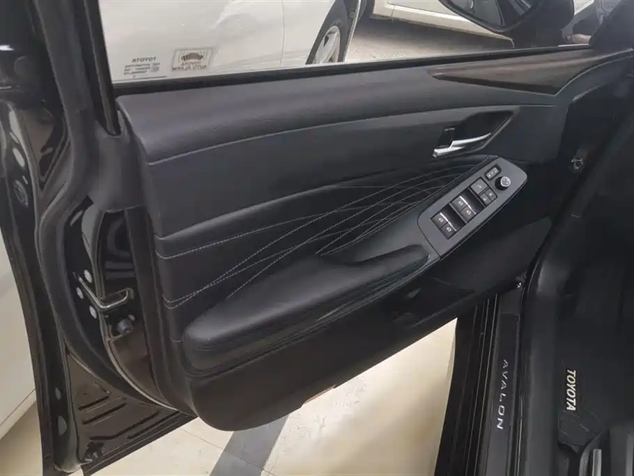 Toyota Avalon 2019 2.5L Touring Premium Edition China VI фото 7