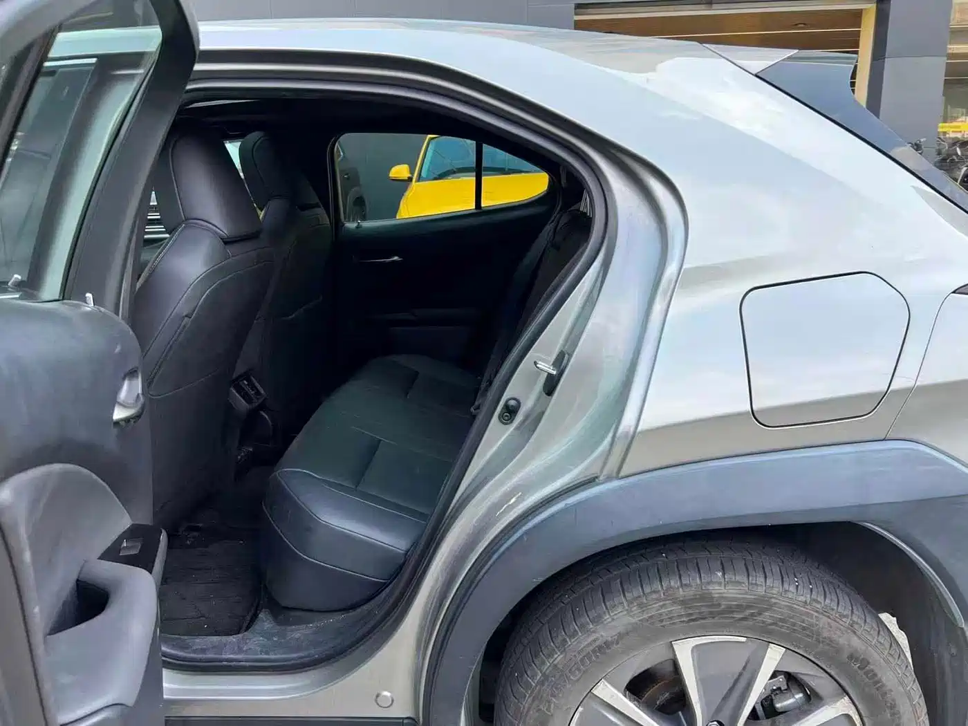 Lexus UX Electric 2022 2020 300e Pure Yue Edition