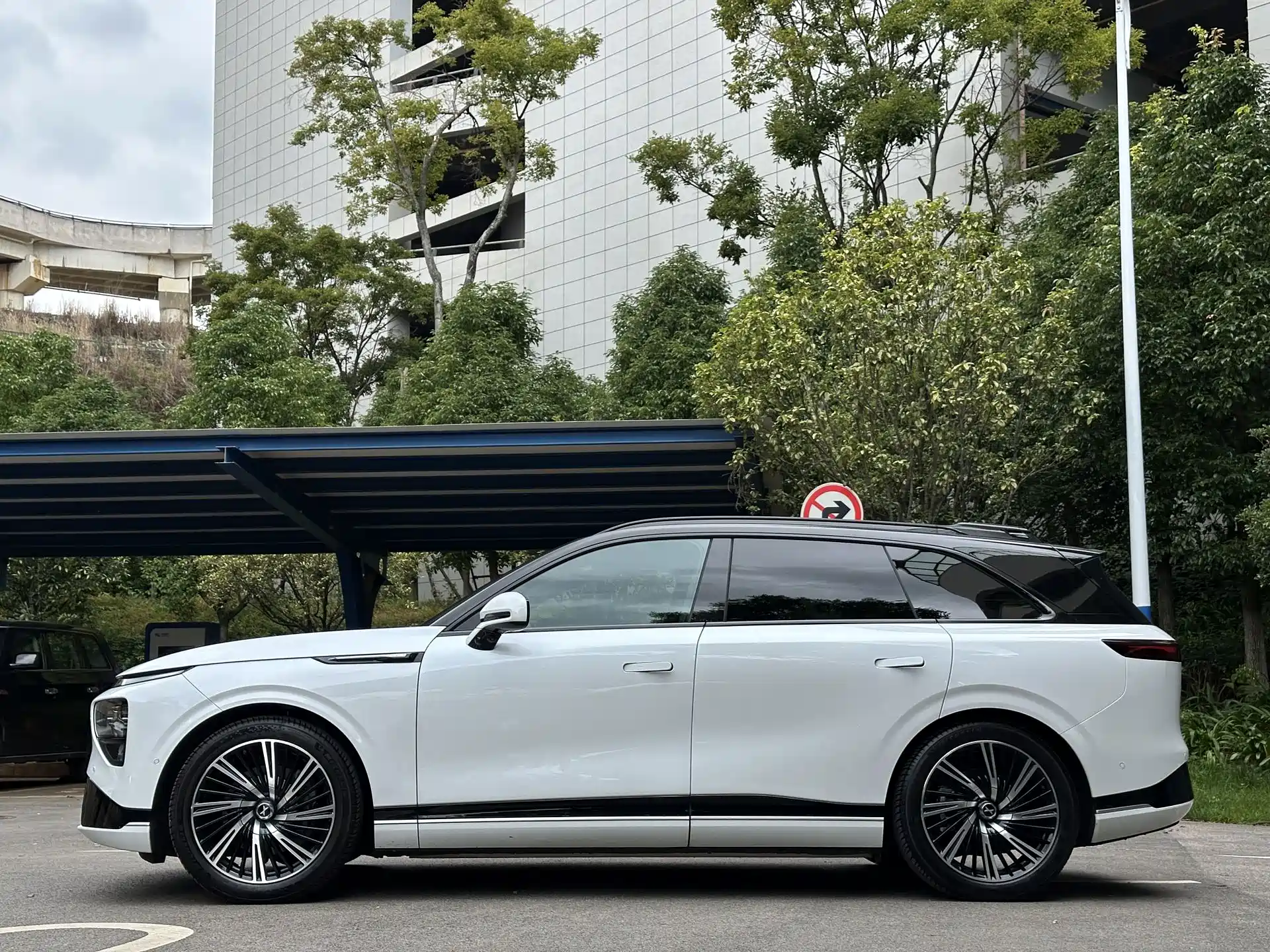 Фото 4 - XPeng G9