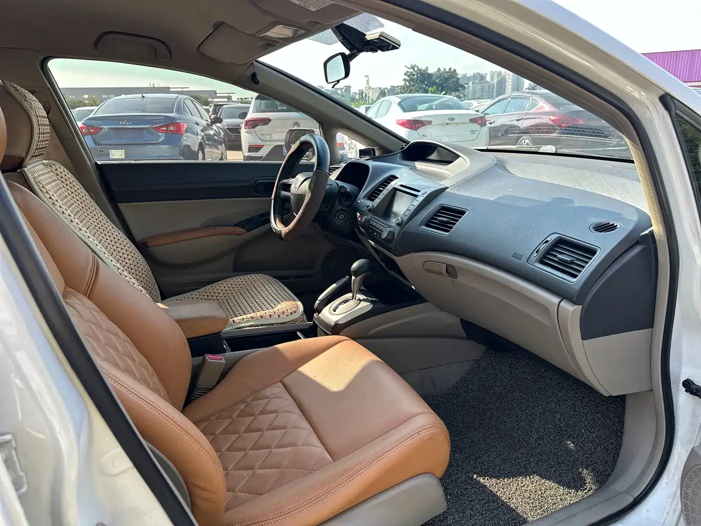 CIIMO CIIMO 2013 2012 1.8L Automatic