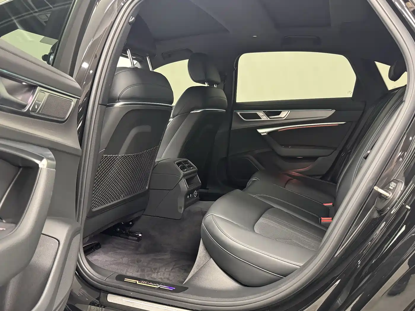 Audi A6L 2025 40 TFSI Luxury Sport фото 15