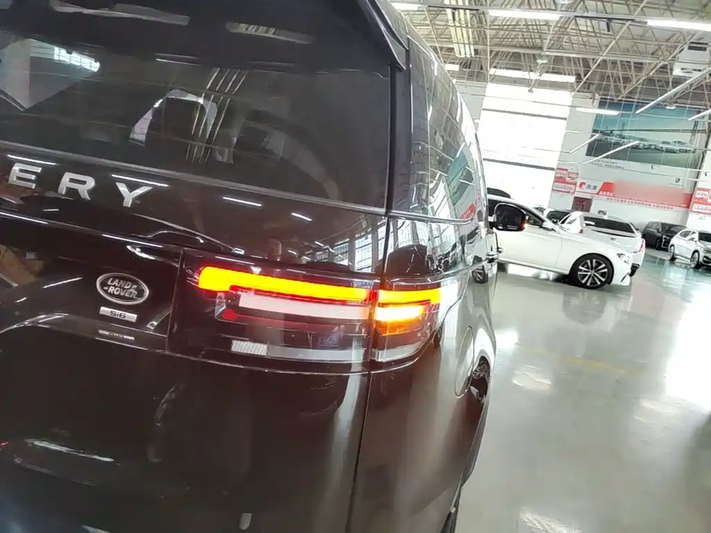 Фото 8 - Land Rover Discovery