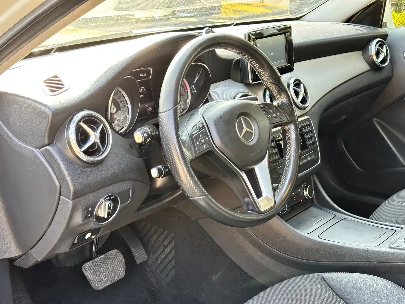 Mercedes-Benz GLA (Import) 2015 GLA 200 фото 11