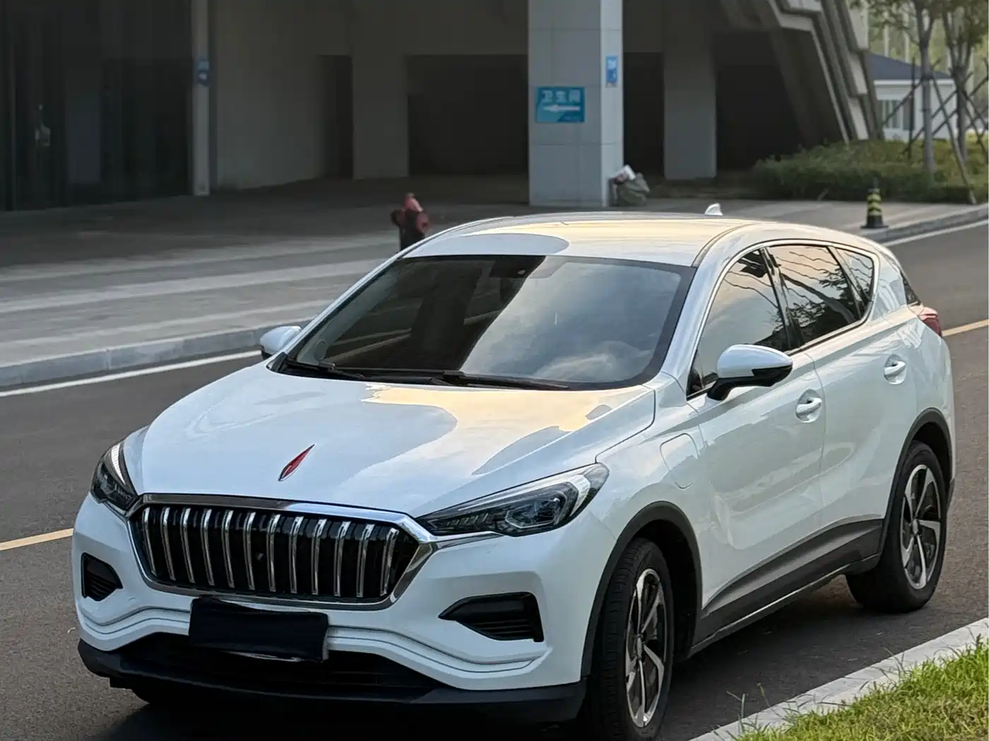 Hongqi E-HS3 2019 Smart Connection Flag Joy FWD Version фото 9