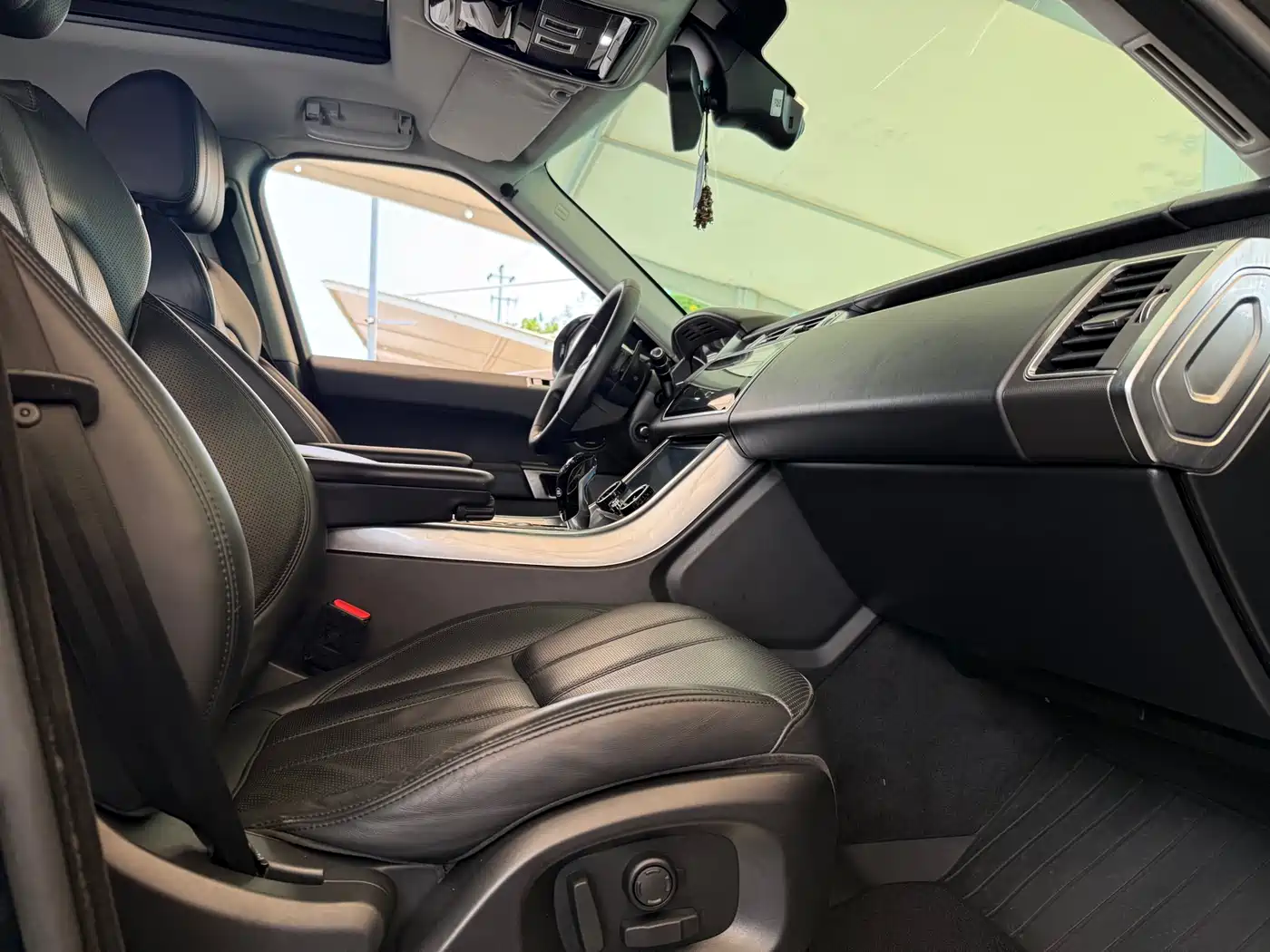 Land Rover Range Rover Sport 2016 Model 3.0 SC V6 HSE DYNAMIC фото 12