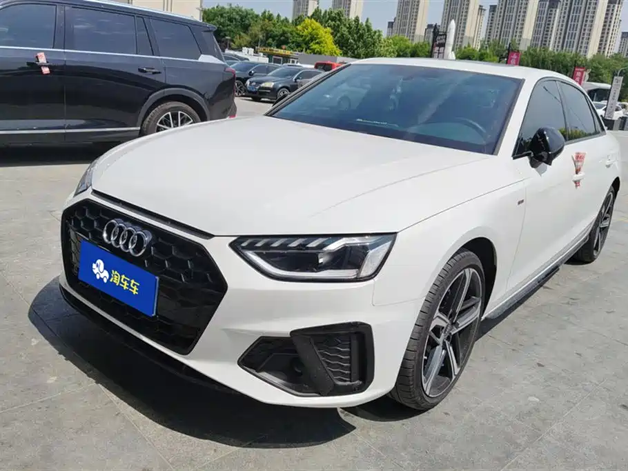 Audi A4L 2023 40 TFSI Luxury Sport