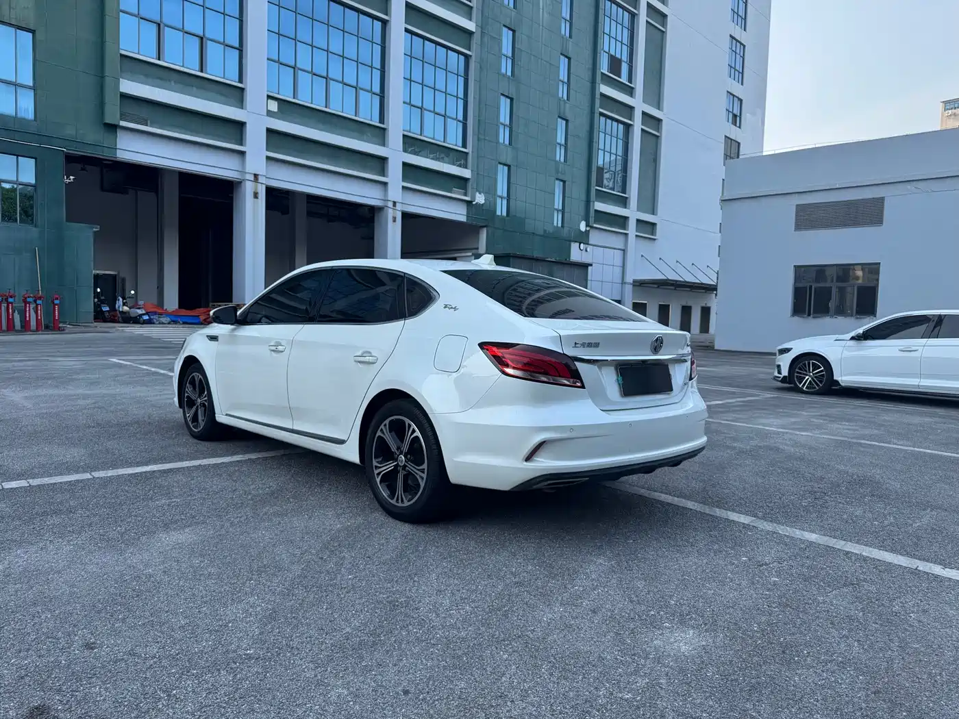MG MG6 2017 2017 20T Automatic Luxury Smart Connect Version (China V)