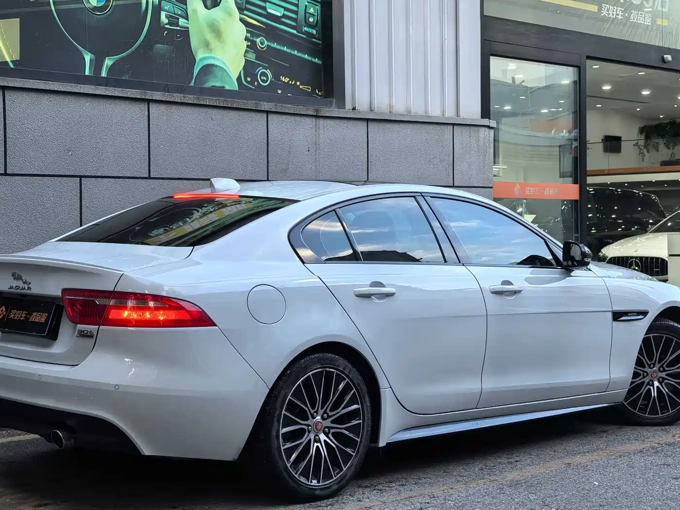 Jaguar XE 2019 2018 2.0T 300PS AWD R-Sport Edition