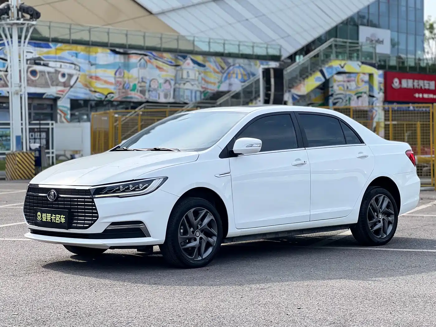 BYD Qin New Energy 2019 Long Range Luxury Edition