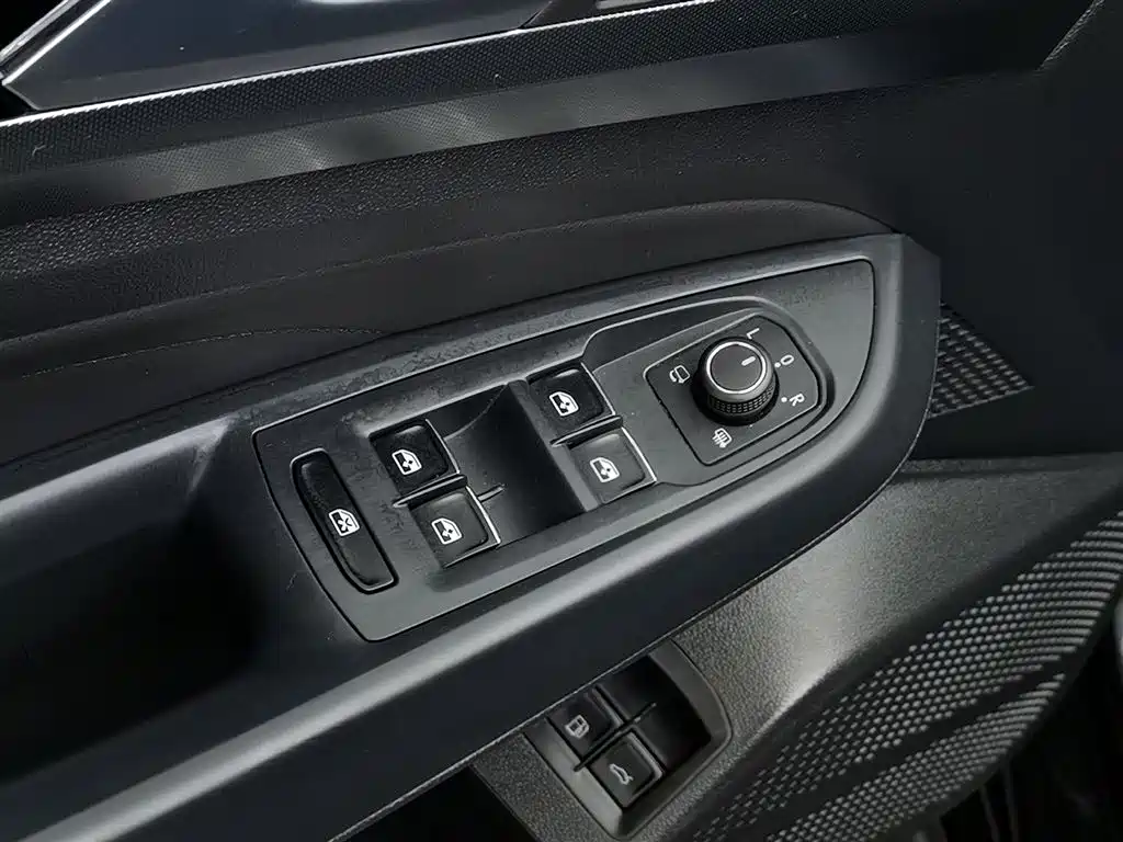 Volkswagen Passat New Energy 2023 430PHEV Hybrid Luxury фото 9