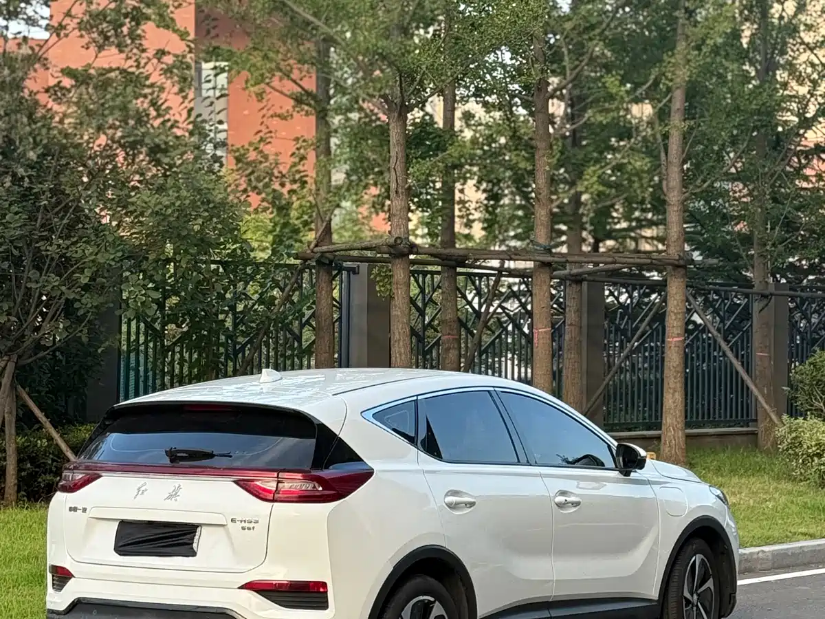Hongqi E-HS3 2019 Smart Connection Flag Joy FWD Version фото 5