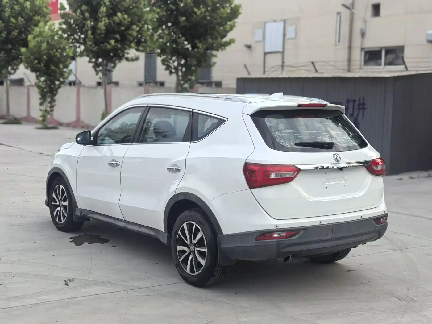 Dongfeng Fengguang Fengguang 580 2016 2016 Model 1.5T Manual Comfort Version