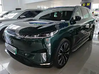 Dongfeng eπ008