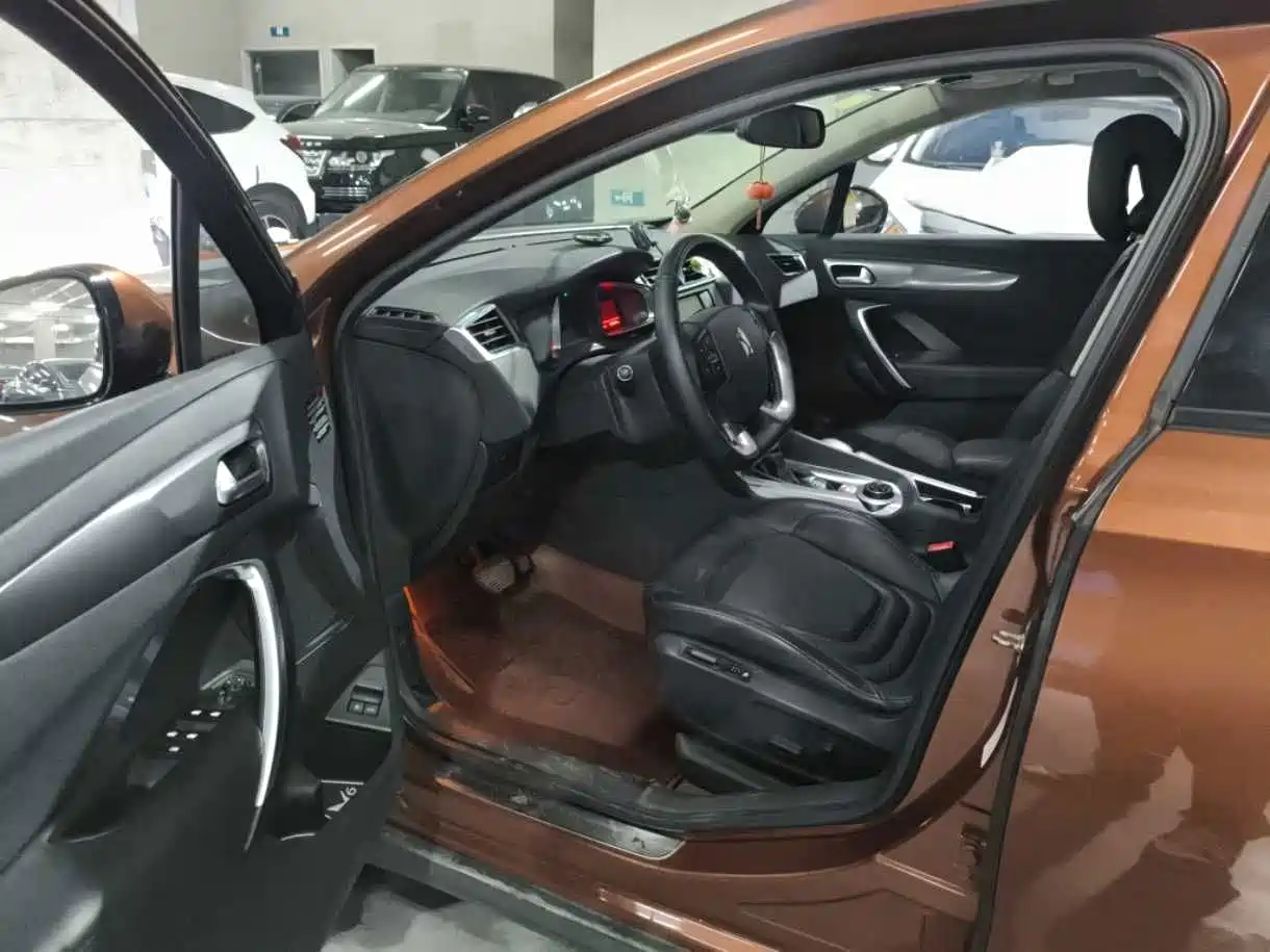 DS 6 2015 2014 1.6T Luxury Edition THP160