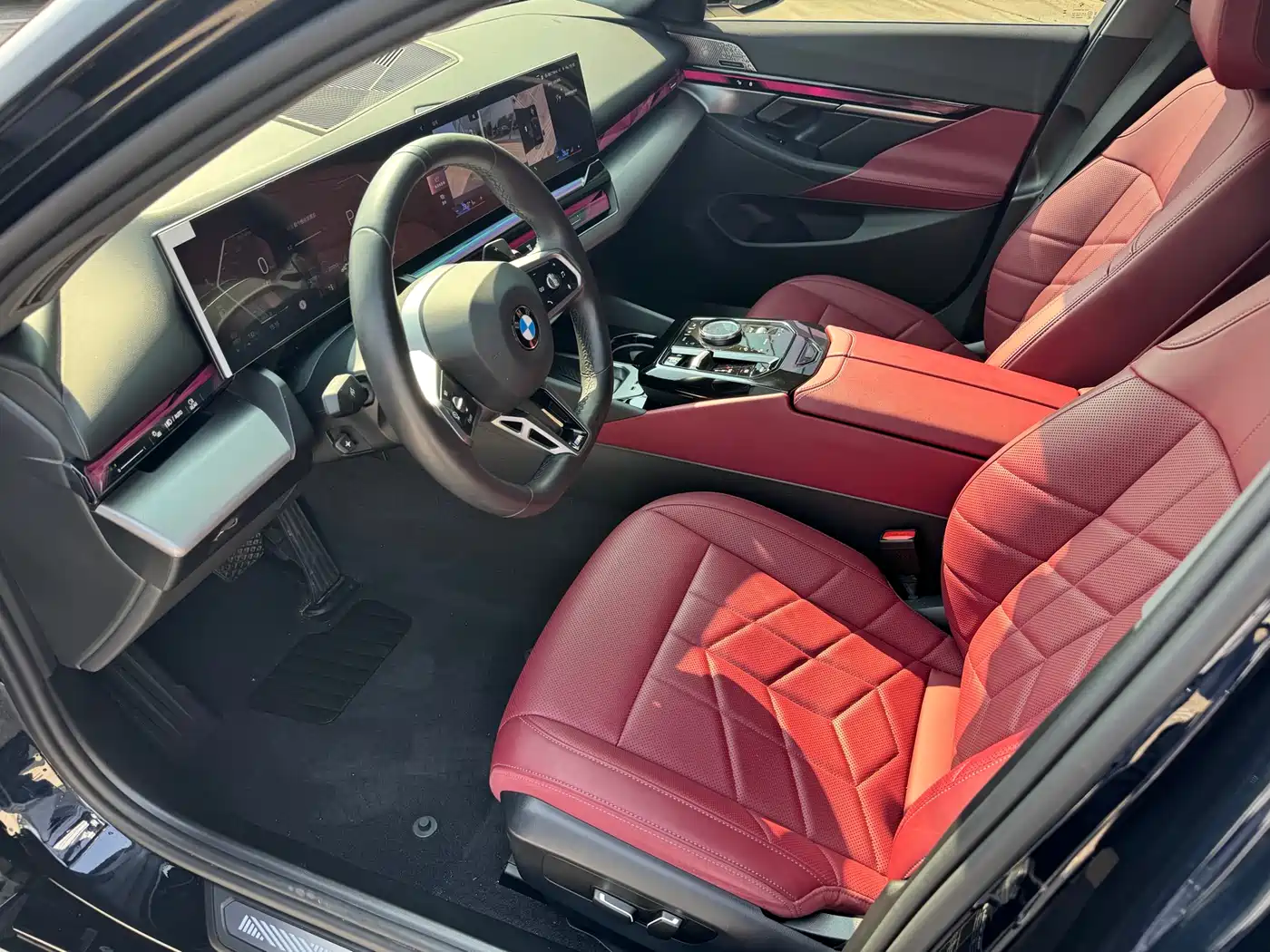 BMW 5 Series 2024 530Li Leading M Sport Package фото 5