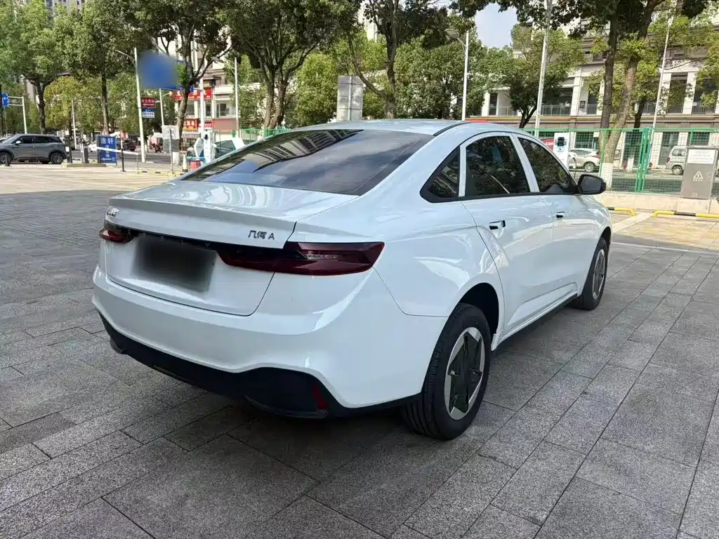 Фото 7 - Geely Geometry A