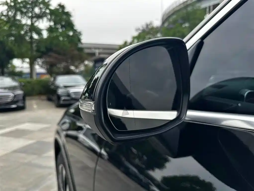 Mercedes-Benz GLC 2023 GLC 260 L 4MATIC Sport 5-seater фото 12