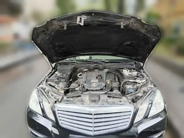 Mercedes-Benz E-Class 2013 Model E 260 L CGI Elegance — фото 3