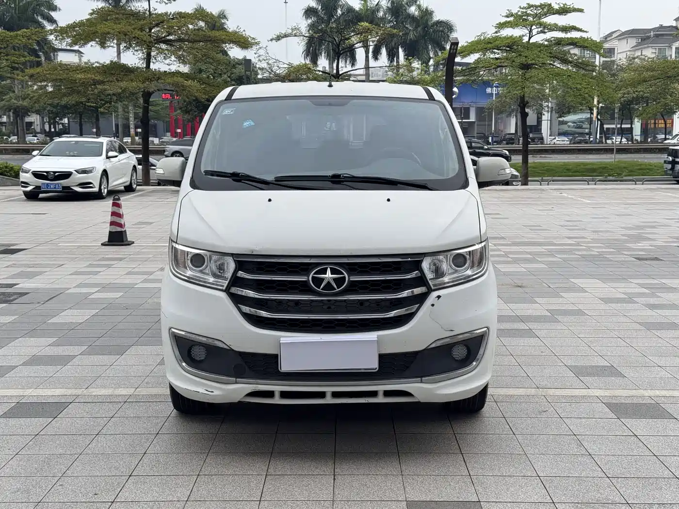 JAC Refine M3 2016 2016 IKEA Edition 1.6L Luxury