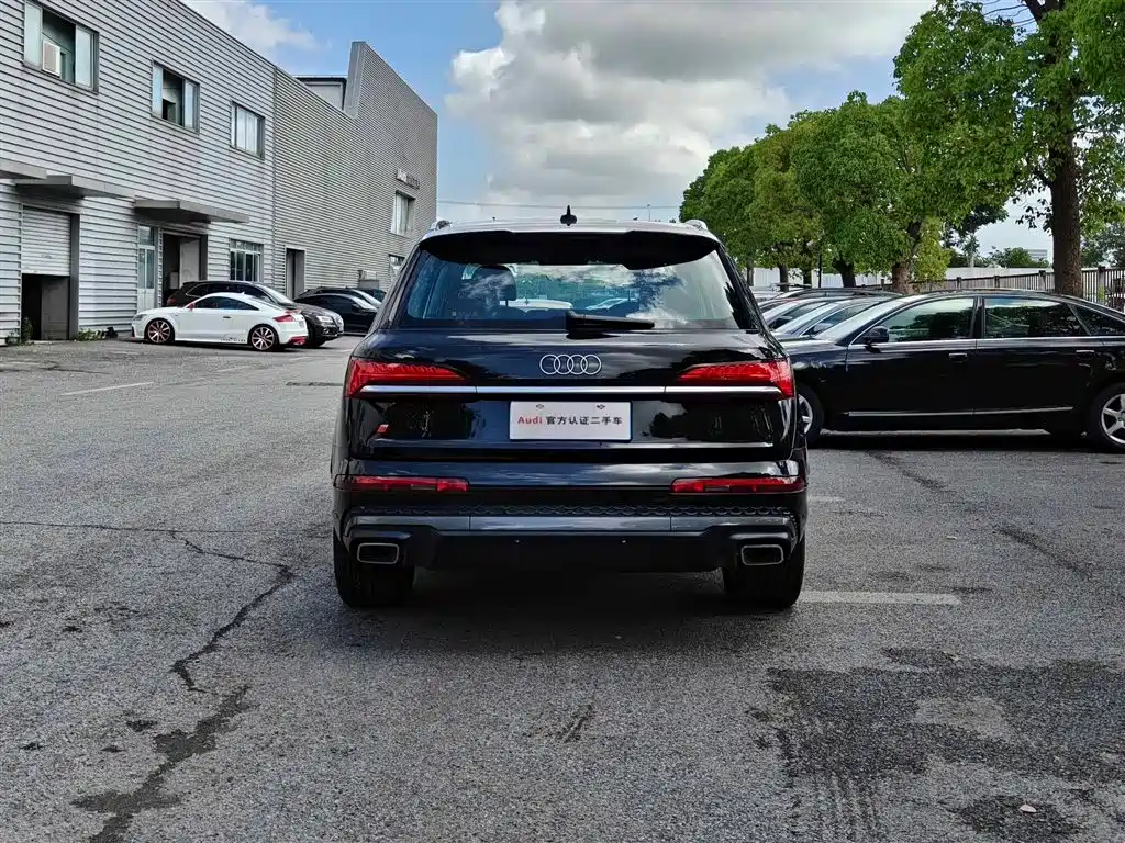 Audi Q7 2025 2025 55 TFSI quattro S line Sport