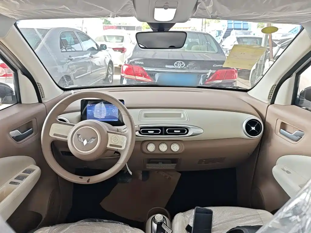 Wuling Motors Hongguang MINIEV 2026 2025 4-Door Advanced
