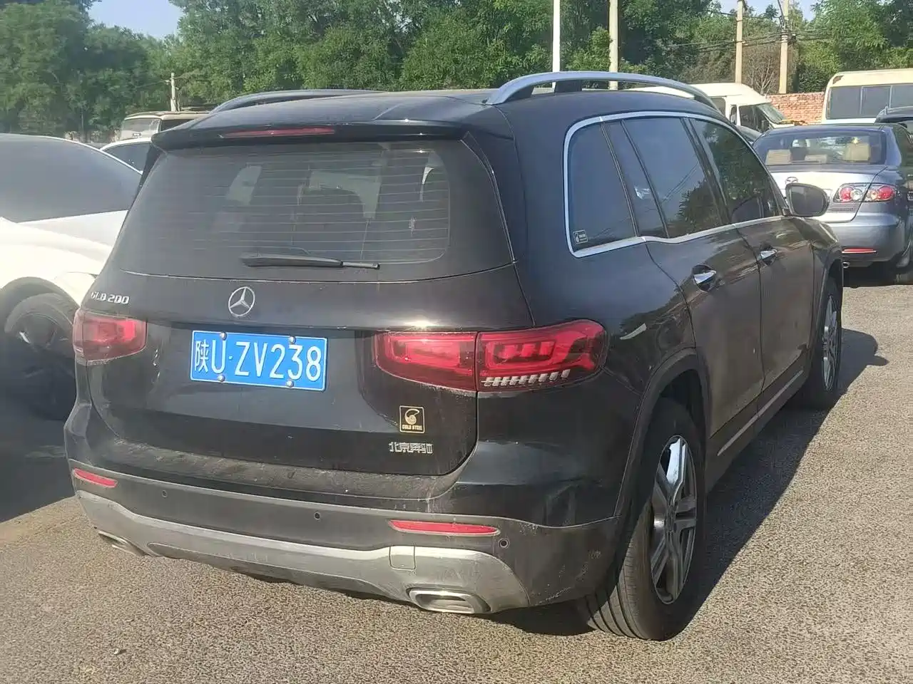 MERCEDES-BENZ GLB