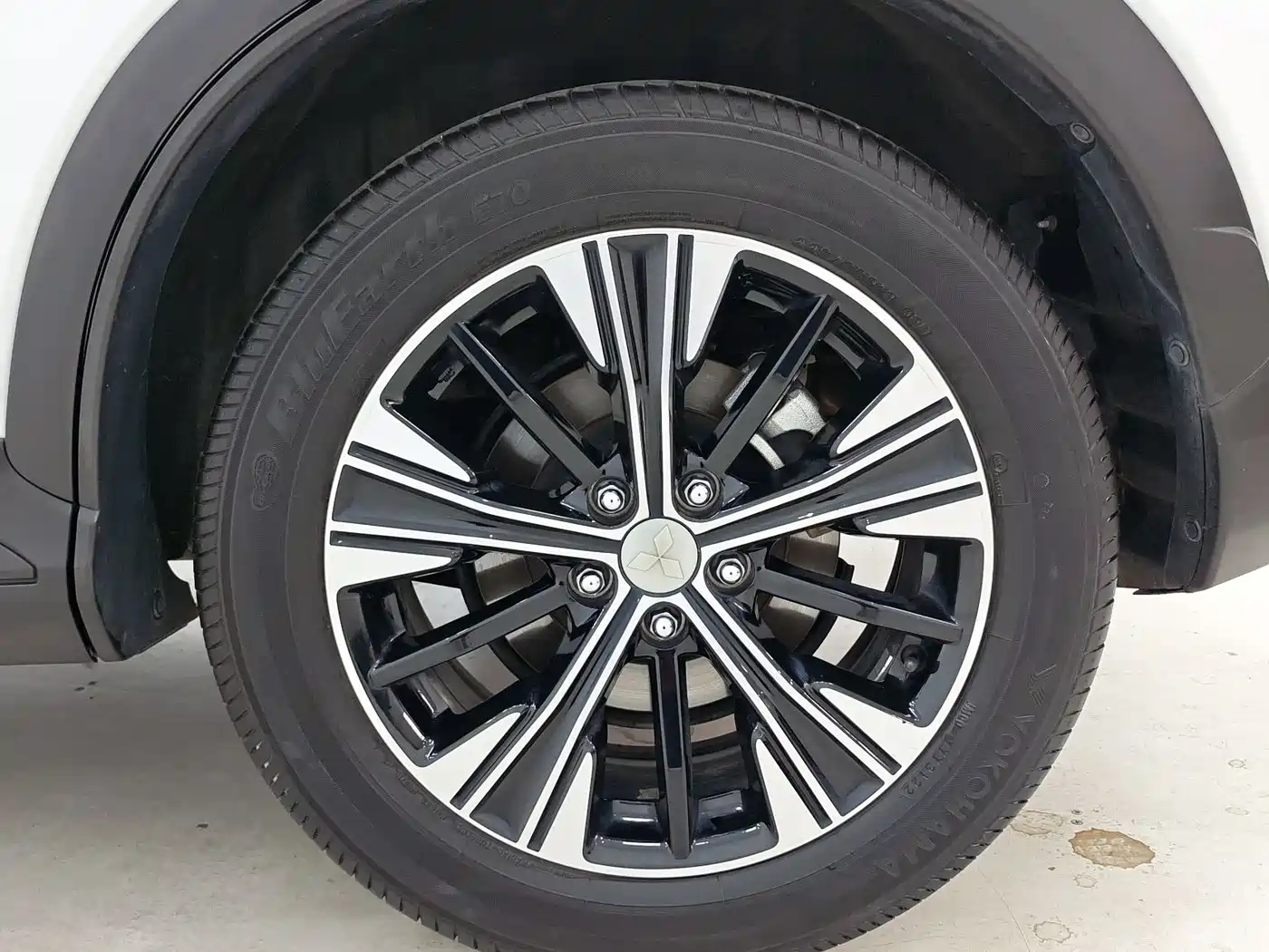 Mitsubishi Eclipse Cross 2022 1.5T CVT 2WD Fearless Edition фото 16