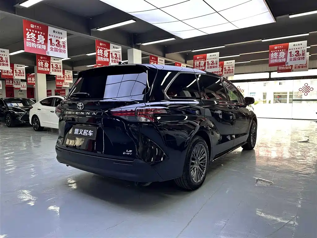 Toyota Sienna 2026 Model 2.5L Hybrid 2WD Comfort Edition фото 4