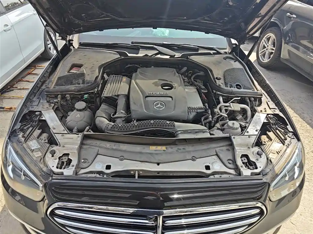 Mercedes-Benz E-Class New Energy 2021 E 350 e L Plug-in Hybrid Sedan фото 16