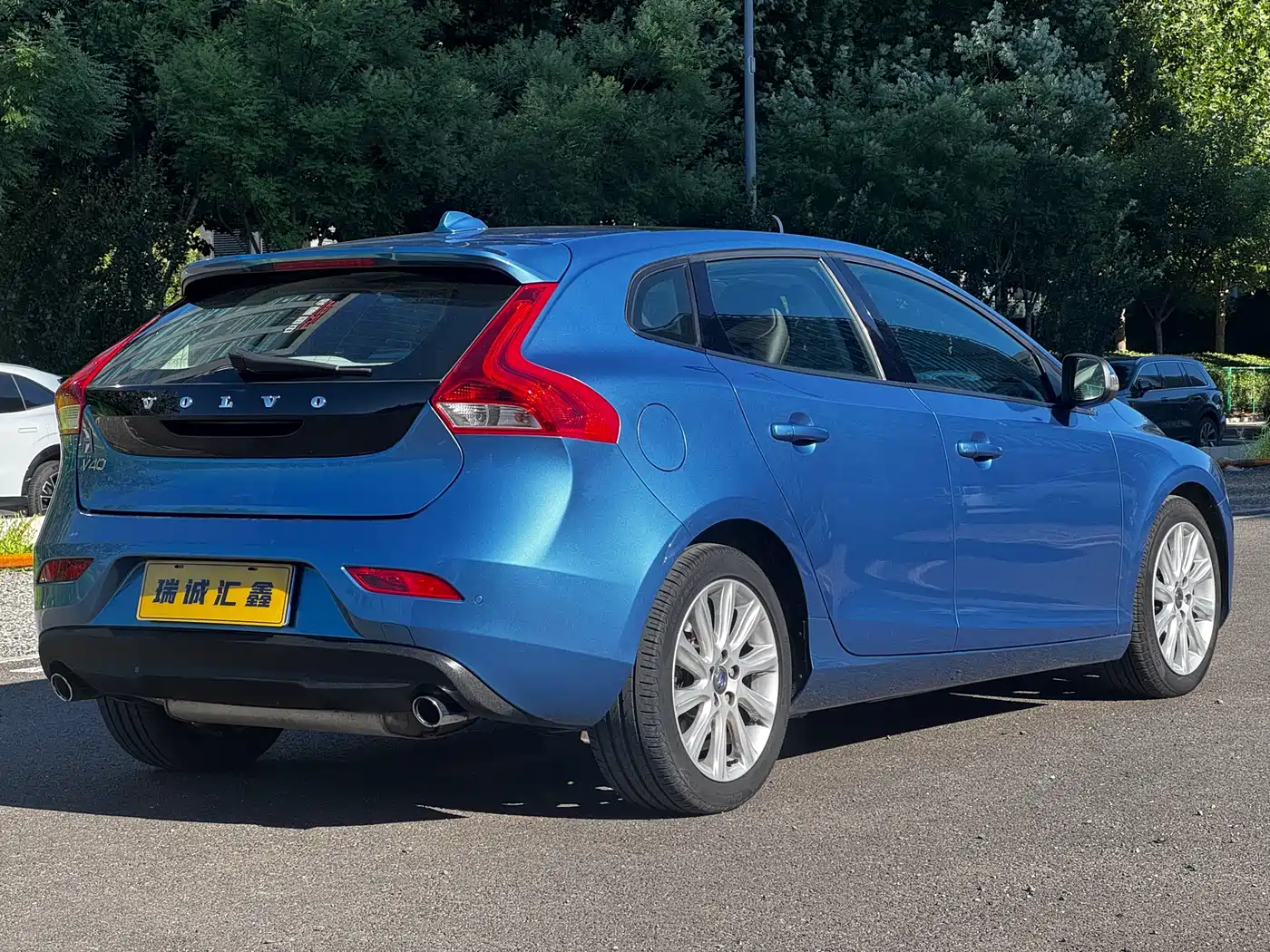 Фото 5 - Volvo V40