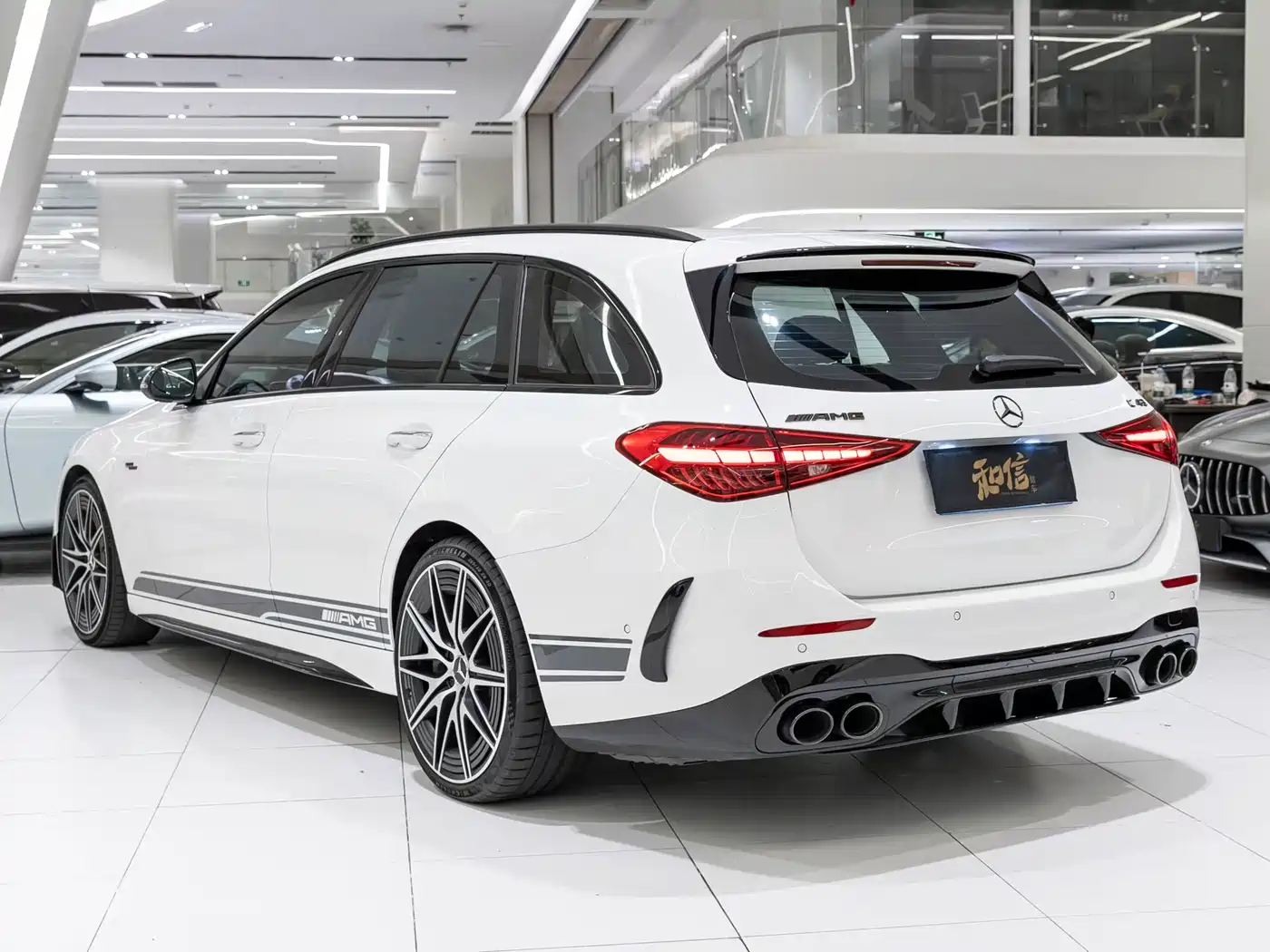 Mercedes-Benz C-Class AMG 2024 AMG C 43 4MATIC Wagon Special Edition фото 5