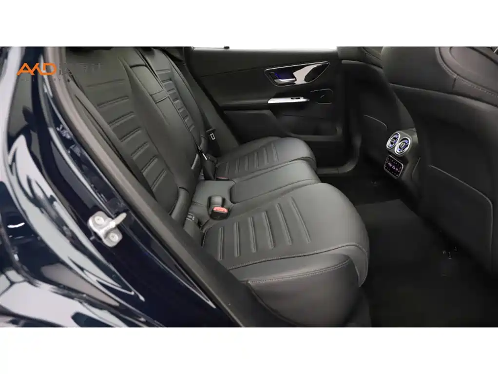 Mercedes-Benz GLC 2024 GLC 300 L 4MATIC Dynamic 5-seater фото 8