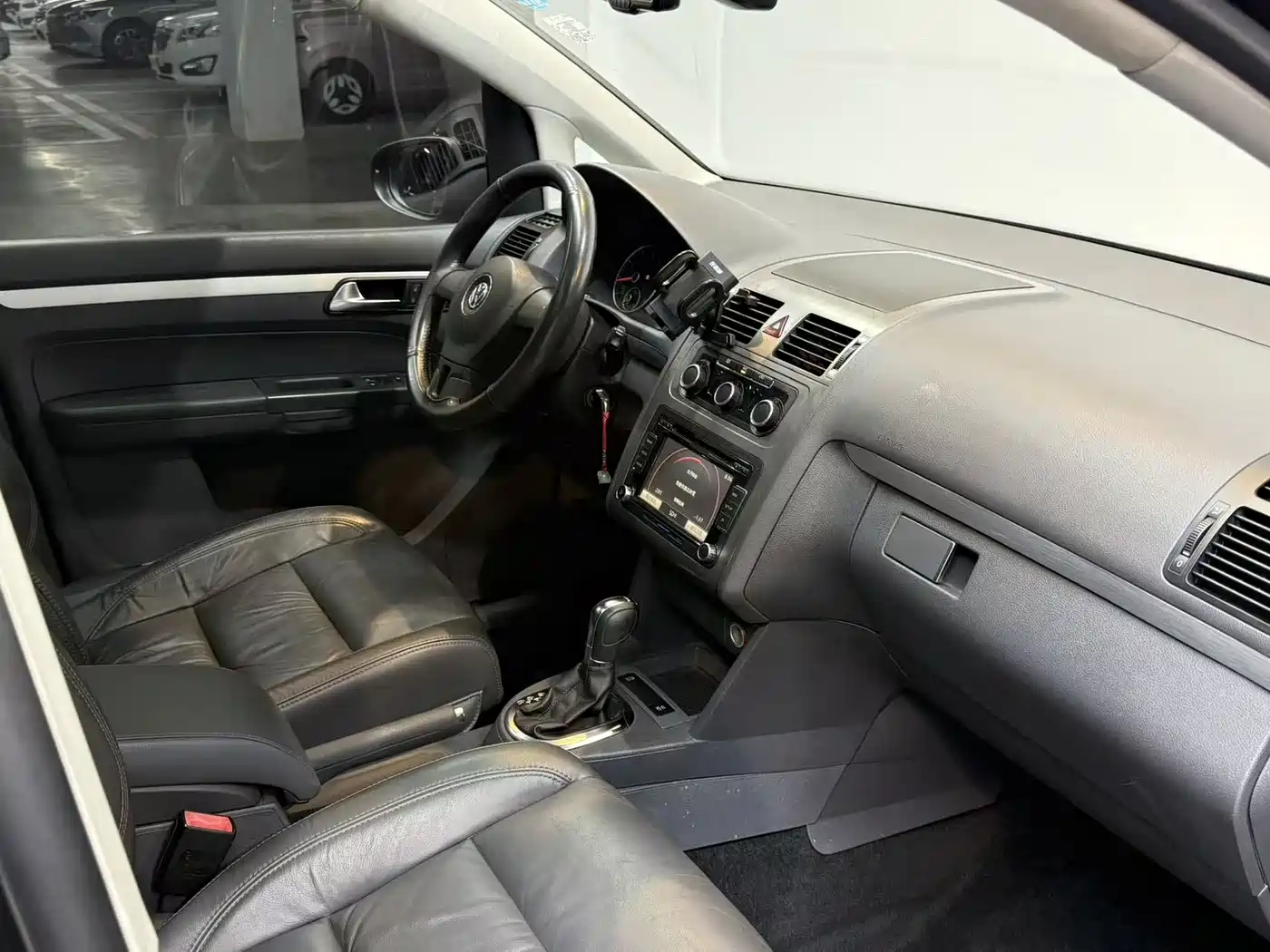 Photo 9 - Volkswagen Touran