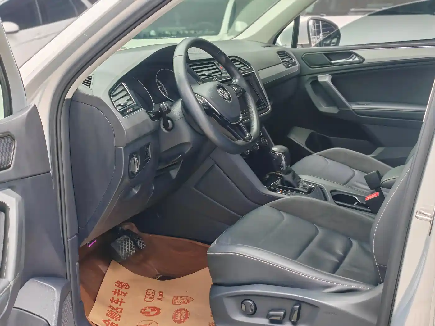 Volkswagen Tiguan L 2019 330TSI Automatic 2WD Panorama Comfort Edition China VI фото 8
