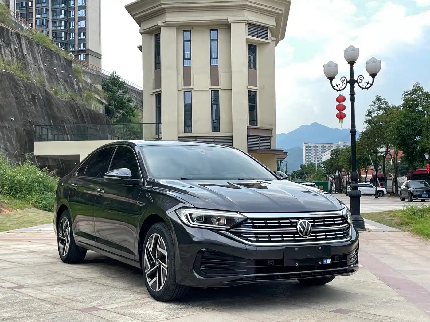 Volkswagen Sagitar 2023 300TSI DSG Excellence Edition фото 3