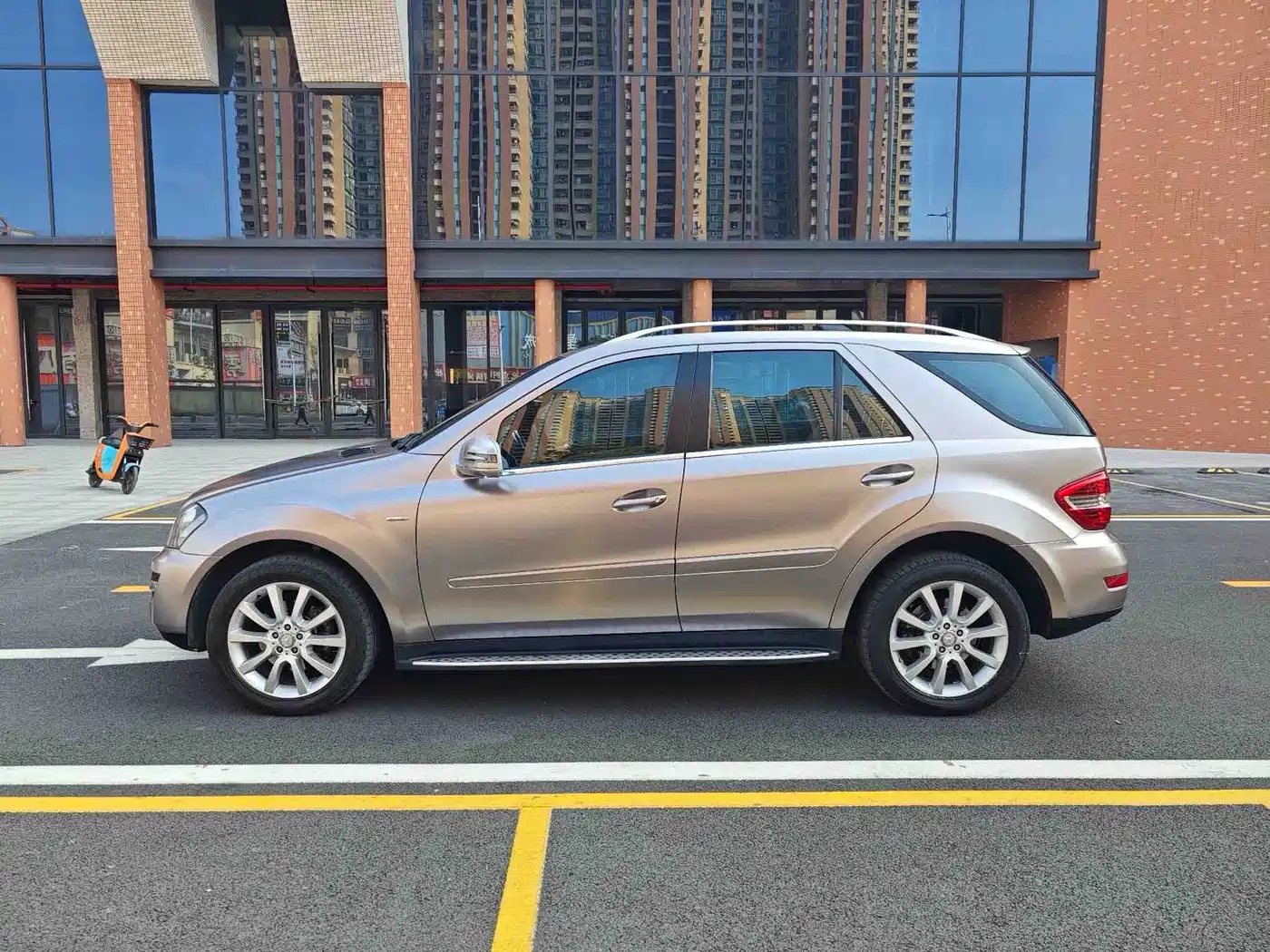Mercedes-Benz M-Class 2010 ML 350 4MATIC Luxury Special Edition фото 7