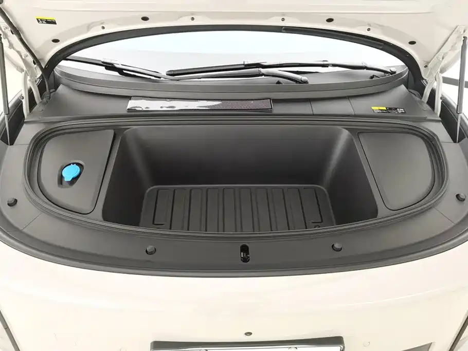 Li Auto i6 2026 2025 4WD Base Model