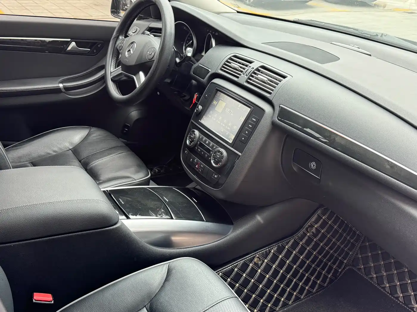 Mercedes-Benz R-Class 2017 R 320 4MATIC Business Collector's Edition фото 11
