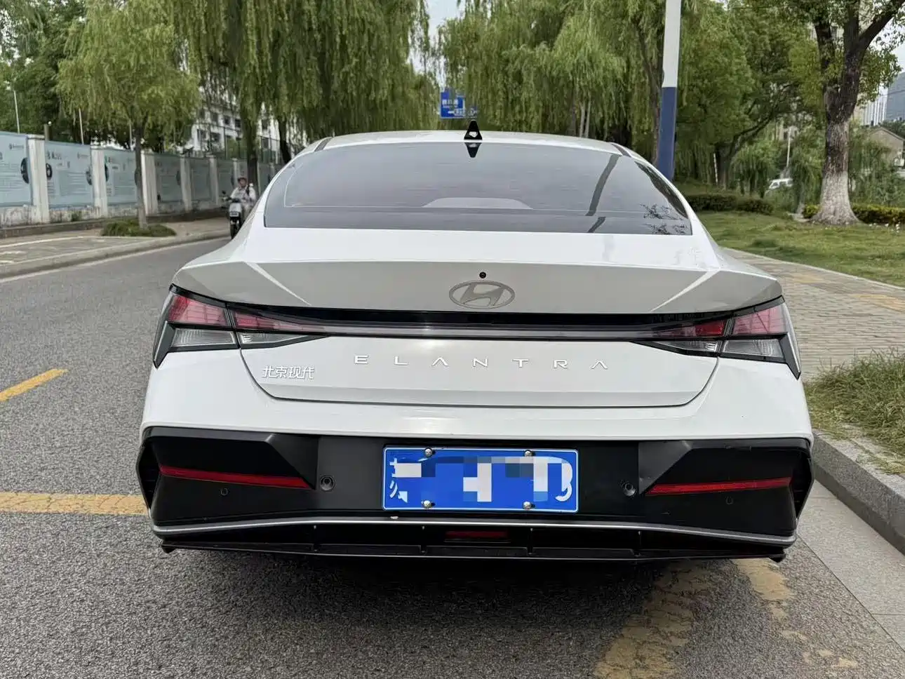 Hyundai Elantra 2023 1.5L CVT GLS Premium фото 4