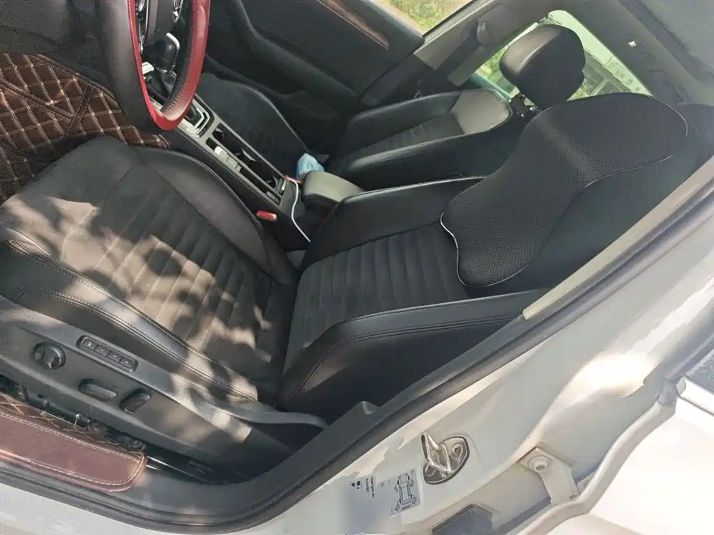 Volkswagen Magotan 2017 330TSI DSG Premium фото 12