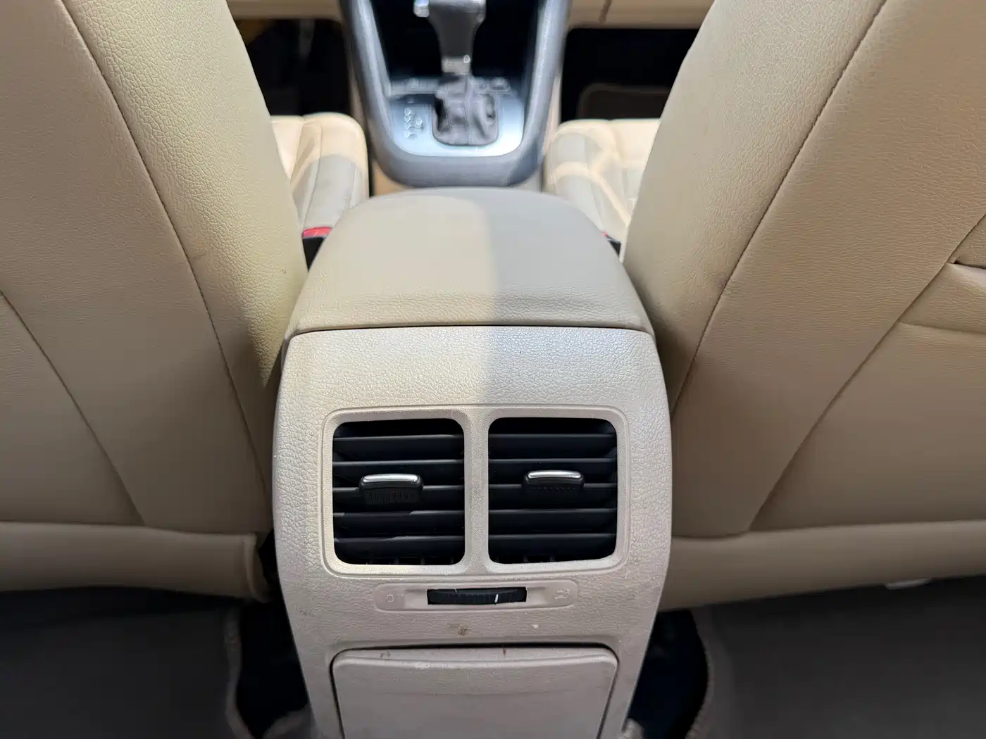 Volkswagen Golf 2011 2011 Model 1.6 Automatic Comfort